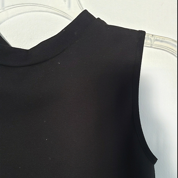 Ribbed crop top - Picture 2 of 3